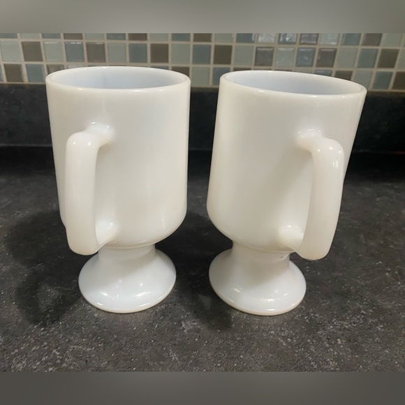 Set of 2 footed milkglass mugs with Blue Eagle - Picture 3 of 8